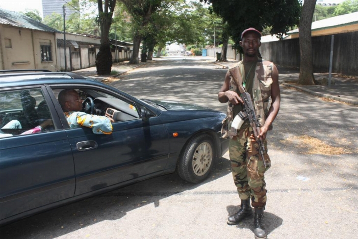 L`UA lève les sanctions contre la Côte d`Ivoire, calme précaire